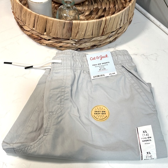 Cat & Jack light grey pull-on short - Picture 1 of 3
